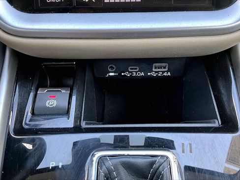 Used 2024 Subaru Outback Limited AWD/4WD image 18