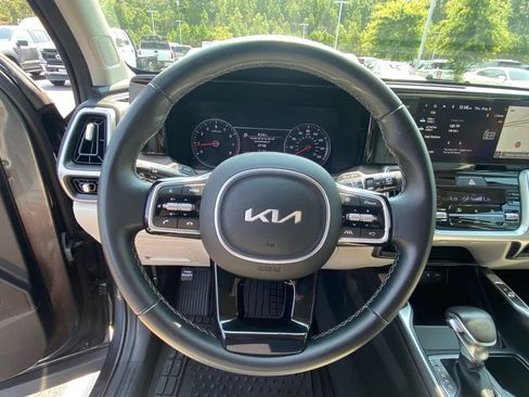 Used 2023 Kia Sorento S AWD/4WD image 13