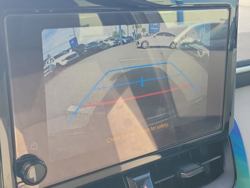 Used 2025 Toyota Corolla LE w/ Convenience Package image 28