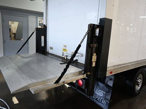 Used 2017 Chevrolet Express 3500 image 13