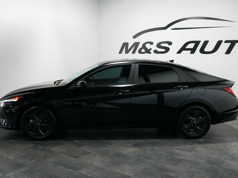 Used 2023 Hyundai Elantra SEL FWD image 3