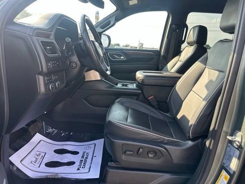 Used 2023 Chevrolet Suburban Premier AWD/4WD image 34