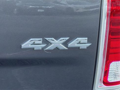 Used 2015 RAM 1500 Laramie w/ Convenience Group image 9