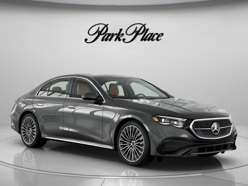 New 2026 Mercedes-Benz E 350 4MATIC Sedan image 32