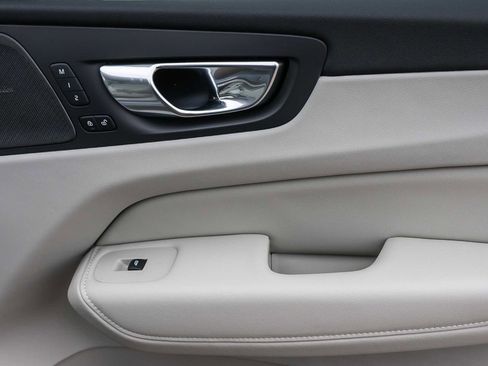 New 2026 Volvo XC60 B5 Ultra w/ Protection Package Premier image 19