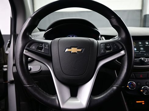 Used 2018 Chevrolet Trax LT w/ Driver Confidence Package FWD image 23