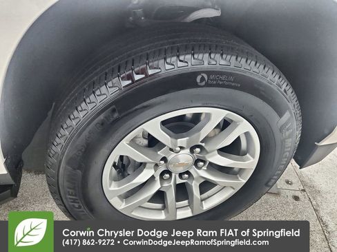 Used 2024 Chevrolet Suburban LT image 34