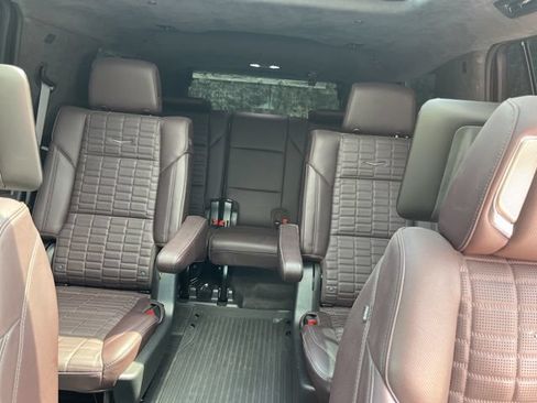 Used 2023 Cadillac Escalade V AWD/4WD image 37