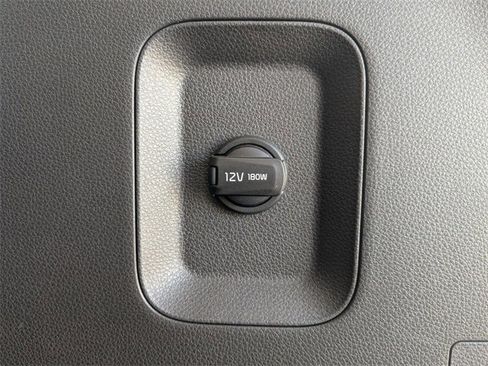 Certified 2024 Kia Carnival LX image 14