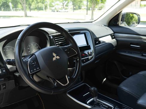 Used 2020 Mitsubishi Outlander SEL FWD image 16