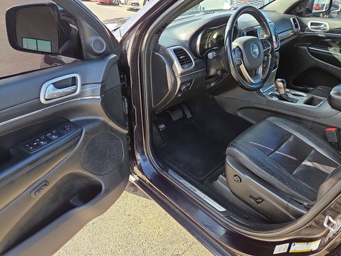 Used 2021 Jeep Grand Cherokee Limited w/ Luxury Group II image 10