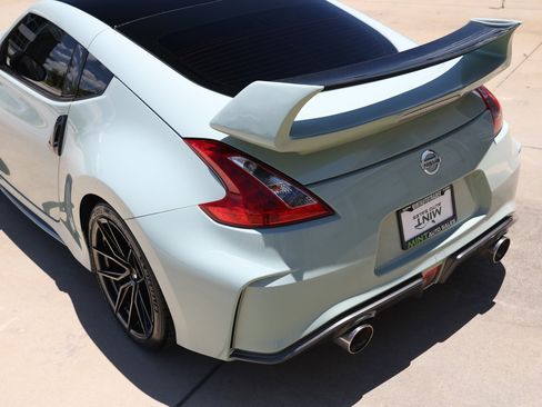 Used 2017 Nissan 370Z NISMO RWD image 36