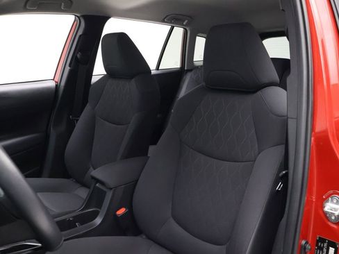 Used 2023 Toyota Corolla Cross LE image 13