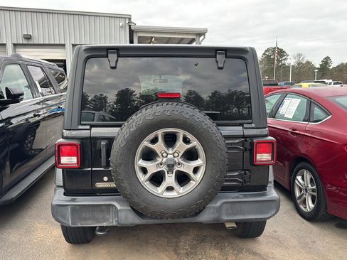 Used 2020 Jeep Wrangler Unlimited Sport image 6