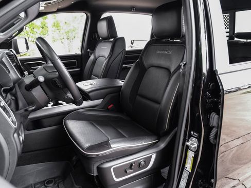 Used 2023 RAM 1500 Laramie AWD/4WD image 8