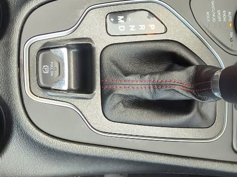 Used 2022 Jeep Cherokee Trailhawk w/ Trailer Tow Group image 9