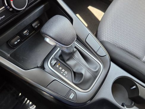 Used 2025 Kia Soul LX FWD image 28