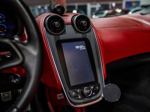 Used 2018 McLaren 570S Spider image 47