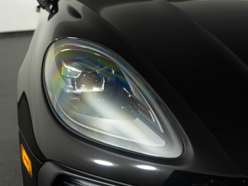 Used 2023 Porsche Macan GTS w/ GTS Sport Package image 22