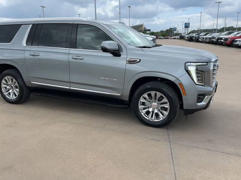 Certified 2025 GMC Yukon XL Denali image 9