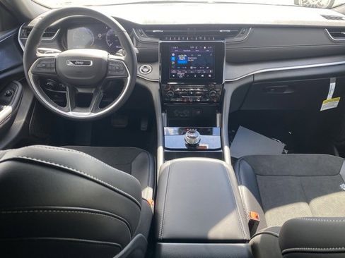 New 2025 Jeep Grand Cherokee Altitude w/ Trailer Tow Package image 33