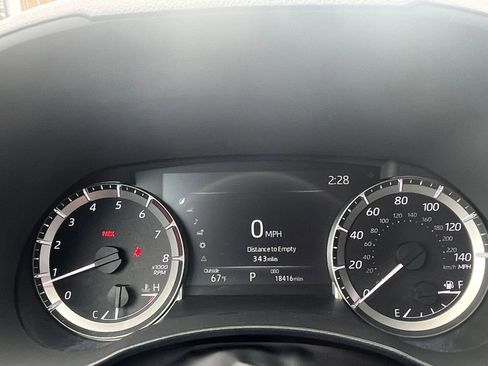 Used 2025 Toyota Highlander LE FWD image 42