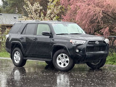 Used 2024 Toyota 4Runner SR5 image 2