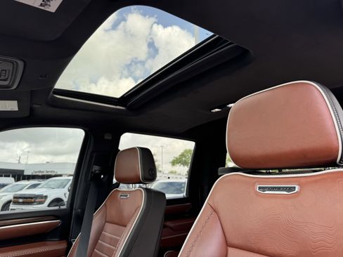 Used 2025 GMC Sierra 2500 Denali Ultimate image 27