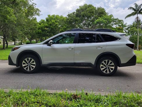 Used 2020 Subaru Outback Premium w/ Popular Package #1 AWD/4WD image 4
