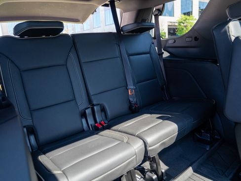 Used 2023 Chevrolet Tahoe Premier AWD/4WD image 25