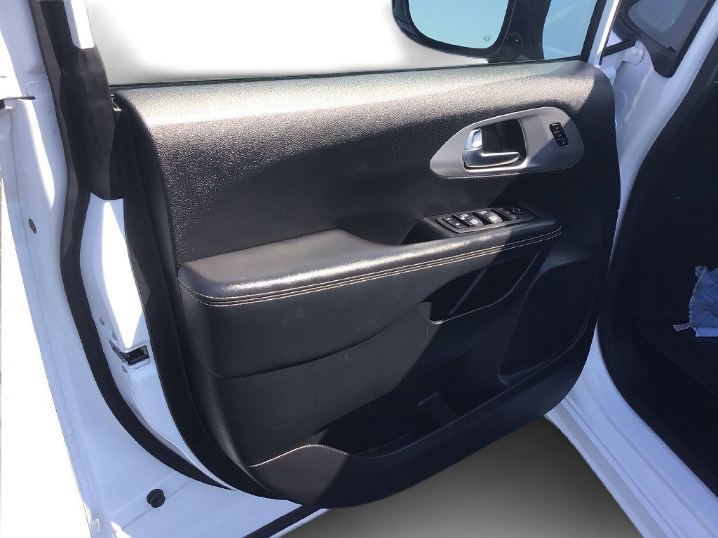 Used 2026 Chrysler Pacifica Limited w/ S Appearance Package FWD image 20