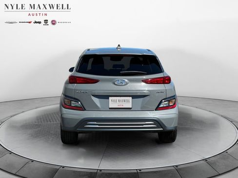Used 2023 Hyundai Kona SE w/ Cargo Package image 15
