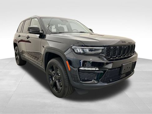 Used 2023 Jeep Grand Cherokee Limited w/ Luxury Tech Group II AWD/4WD image 7