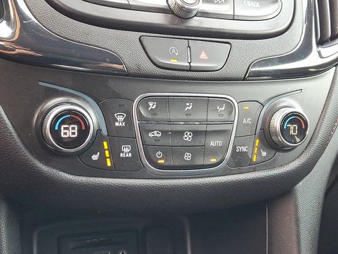 Used 2024 Chevrolet Equinox RS w/ RS Leather Package AWD/4WD image 17