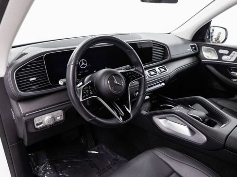 Used 2024 Mercedes-Benz GLE 450e 4MATIC w/ AMG Line Exterior image 9