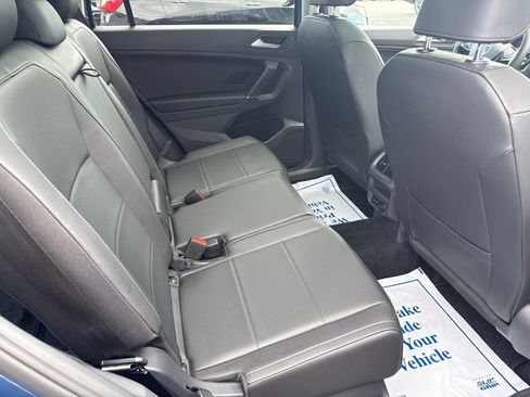 Used 2020 Volkswagen Tiguan SE AWD/4WD image 33