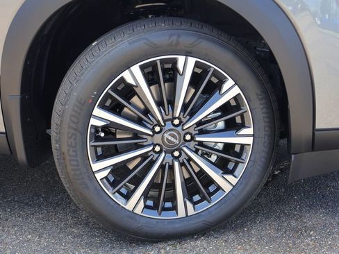New 2026 Nissan Pathfinder Platinum FWD image 21