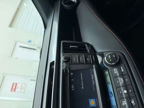 Used 2016 Toyota RAV4 SE FWD image 18