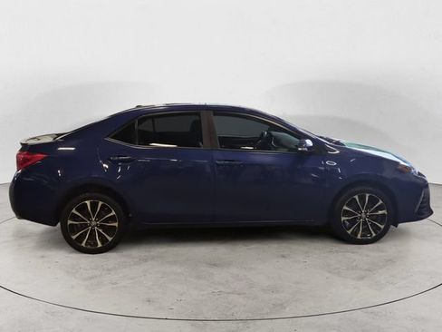 Used 2018 Toyota Corolla SE w/ SE Premium Package FWD image 4
