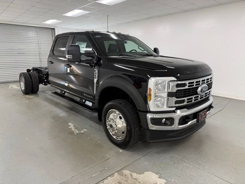New 2026 Ford F450 XL w/ XL Chrome Package image 3