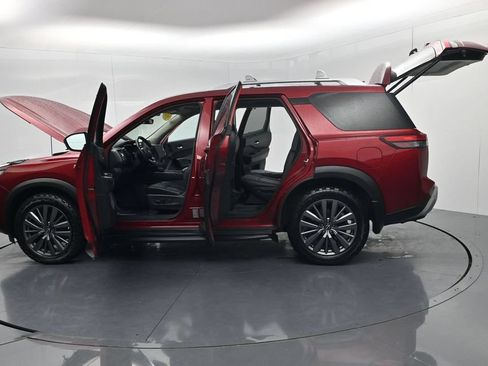 Used 2023 Nissan Pathfinder SL w/ SL Premium Package AWD/4WD image 65