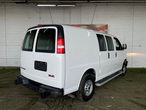 Used 2024 GMC Savana 2500 w/ Driver Convenience Package image 5