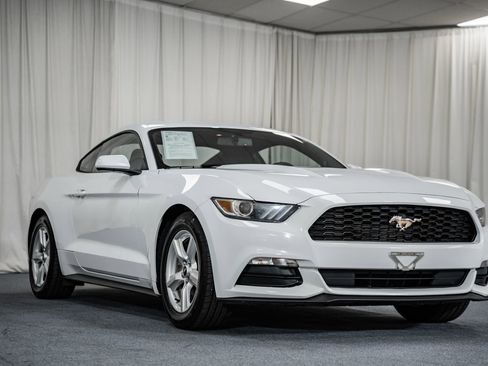 Used 2017 Ford Mustang Coupe image 1