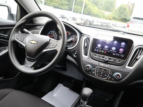 Certified 2025 Chevrolet Malibu LT FWD image 27