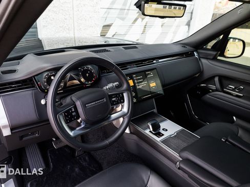 Used 2025 Land Rover Range Rover SV image 23