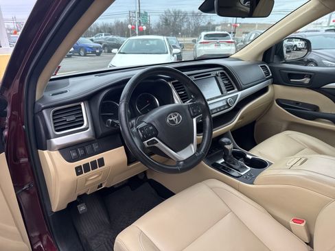 Used 2019 Toyota Highlander XLE image 13