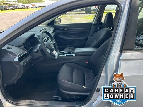 Used 2024 Nissan Altima 2.5 SV FWD image 12