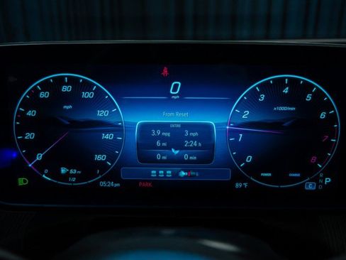 Used 2025 Mercedes-Benz C 300 Sedan image 16