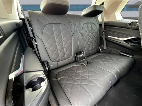 Used 2025 BMW X7 xDrive40i AWD/4WD image 26