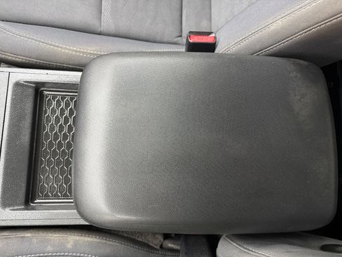 Used 2022 Nissan Frontier SV AWD/4WD image 32